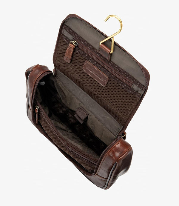 Loake SEVERN WASH-BAG BROWN